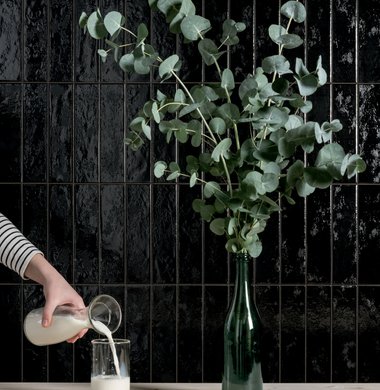 BLACK TILES Regoli | Marca Corona ceramic tiles